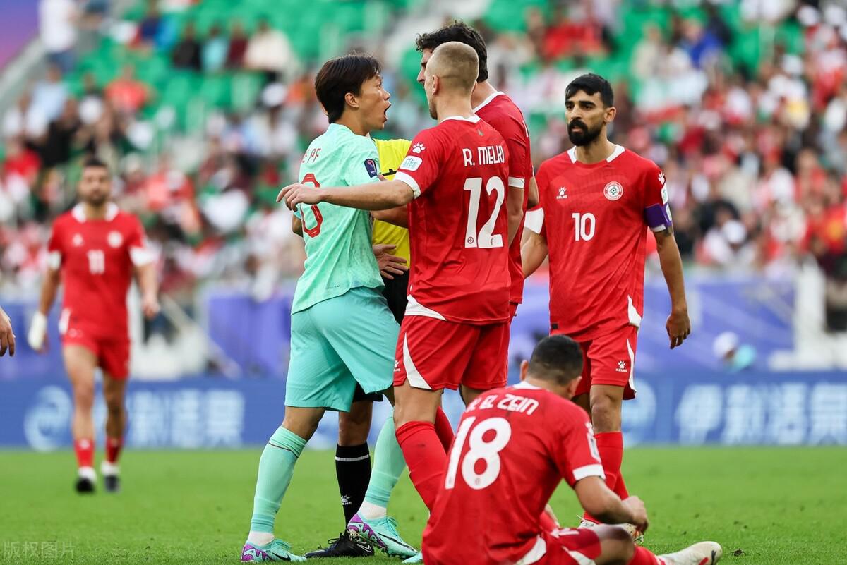 破案！国足黎巴嫩冲突事出有因，对手门将受伤未示意，中国队背锅(2)